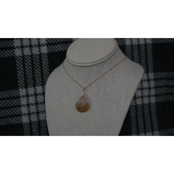 Moonrise Sunrise Shell Necklace - Picture 7 of 7
